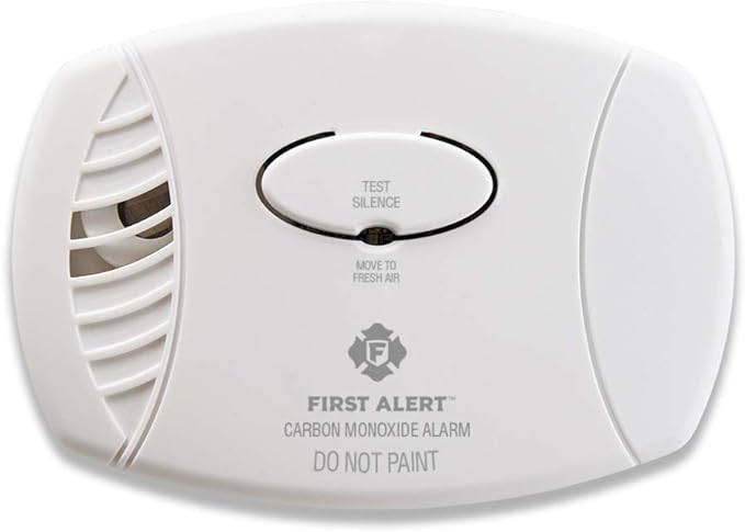 First Alert CO400 Carbon Monoxide Detector, Battery Operated Alarm by FirstAlert