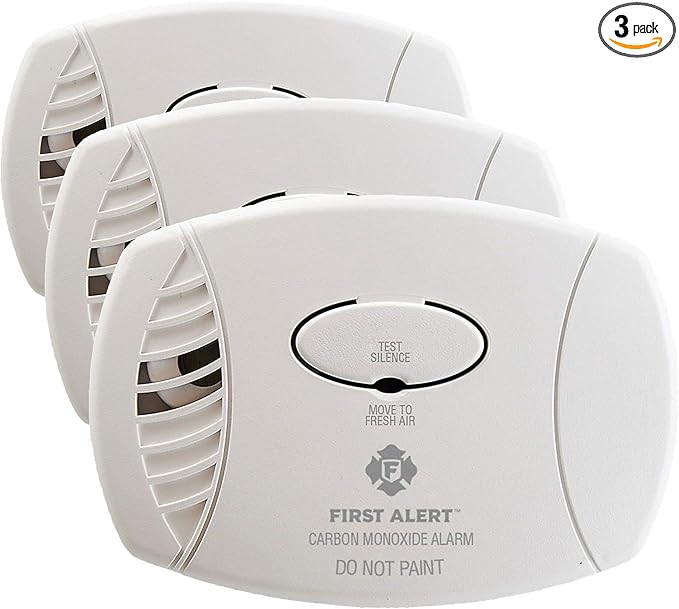 First Alert Carbon Monoxide Detector, Plug-in Alarm by FirstAlert
