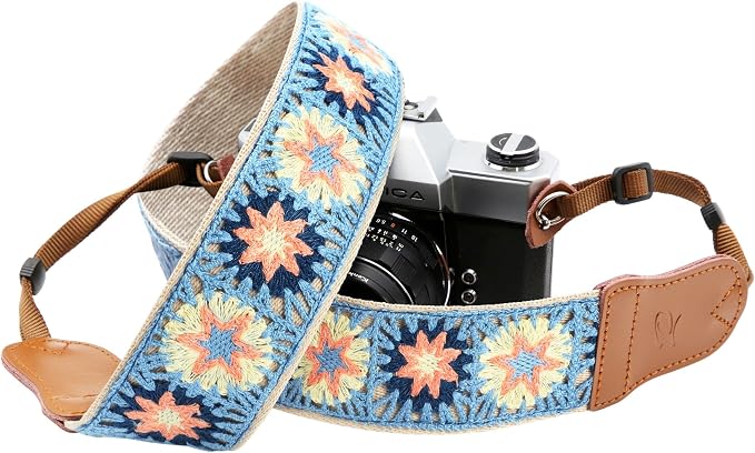Padwa Lifestyle Hollow Crochet Pink Daisy Camera Strap - Image 8